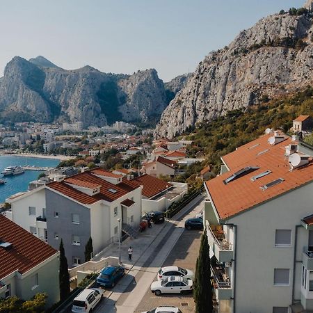 Sealine Apartment Omiš Esterno foto