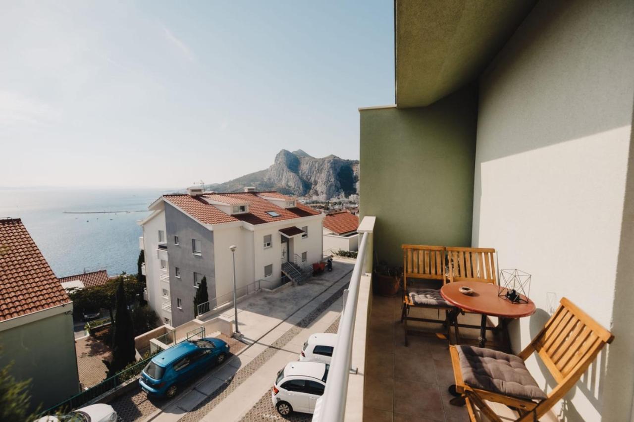 Sealine Apartment Omiš Esterno foto