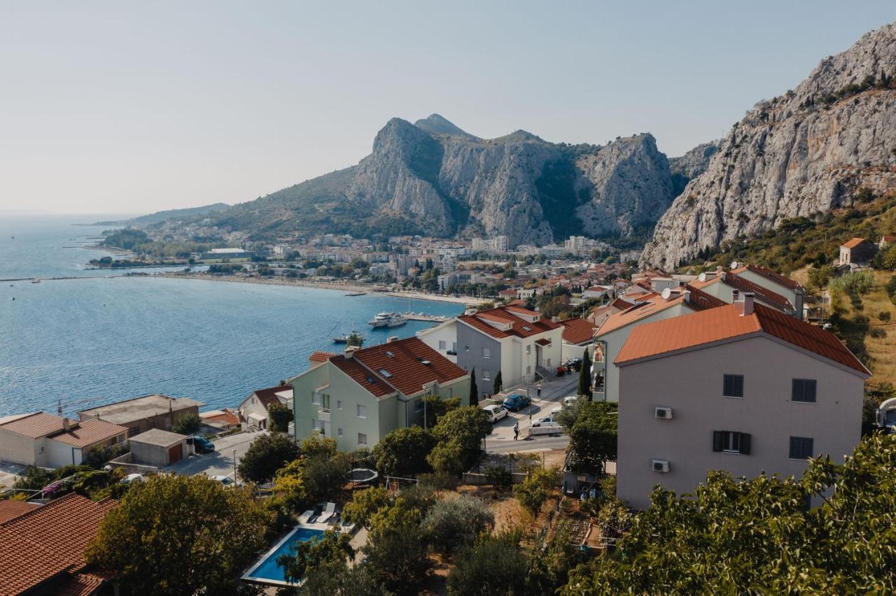 Sealine Apartment Omiš Esterno foto