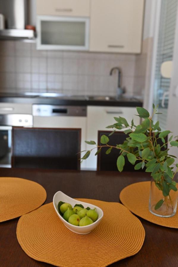Sealine Apartment Omiš Esterno foto