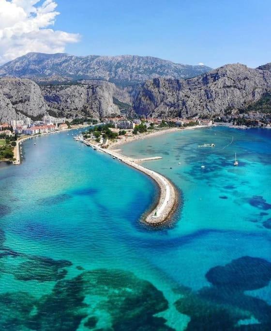 Sealine Apartment Omiš Esterno foto