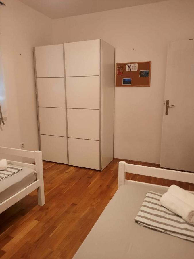 Sealine Apartment Omiš Esterno foto